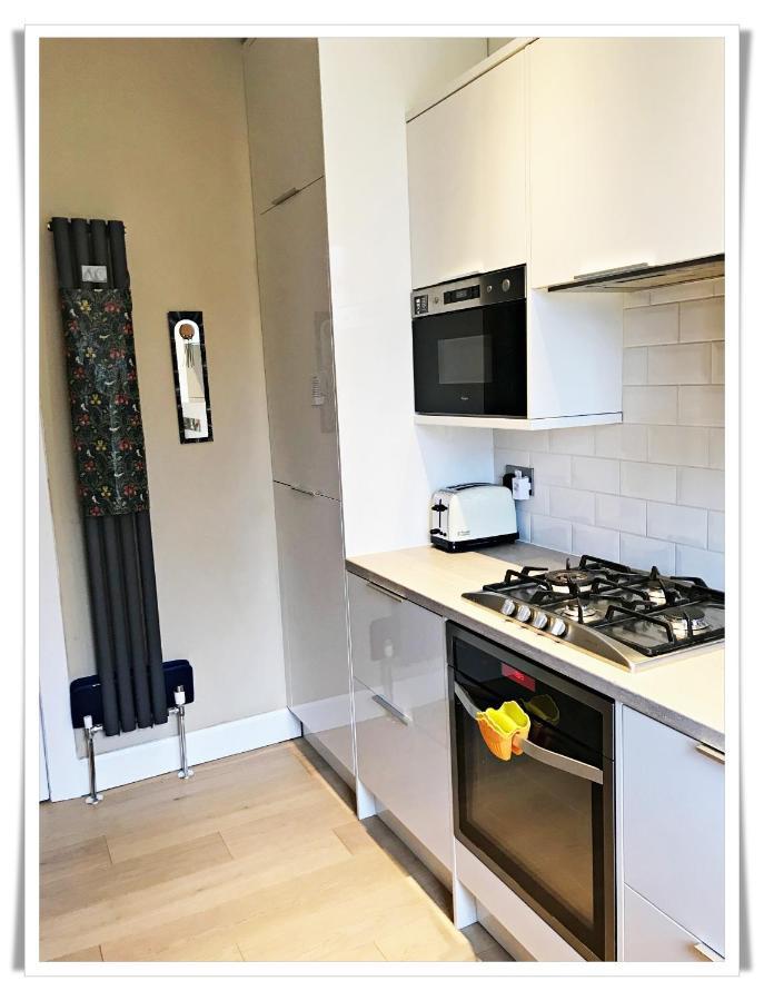 Spacious And Modern 2 Bedroom Flat Near The City Centre EDI Kültér fotó